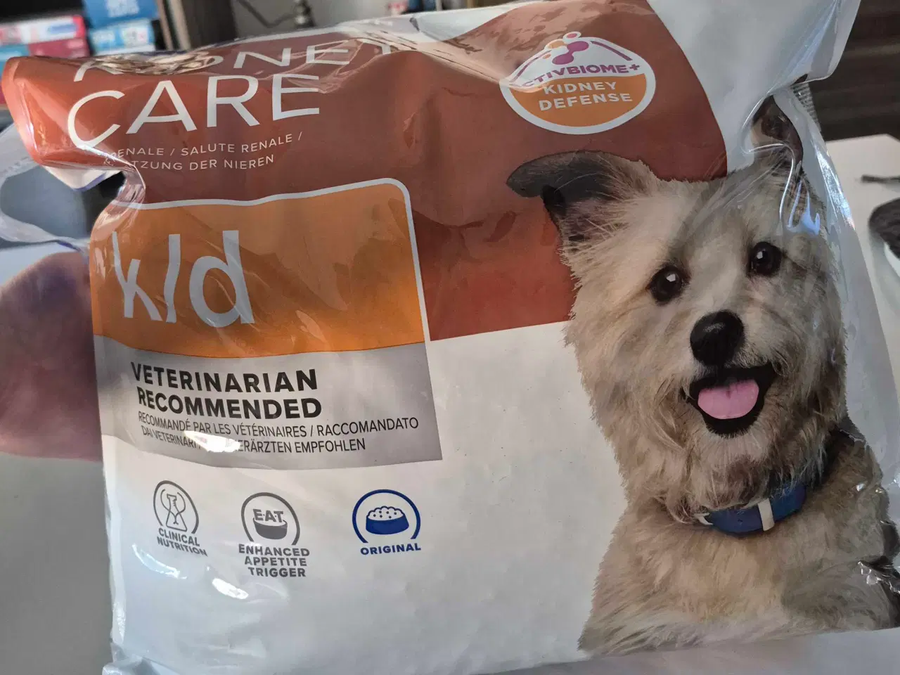Billede 2 - Specialfoder til hund nyrevenlig, købt hos dyrlæge