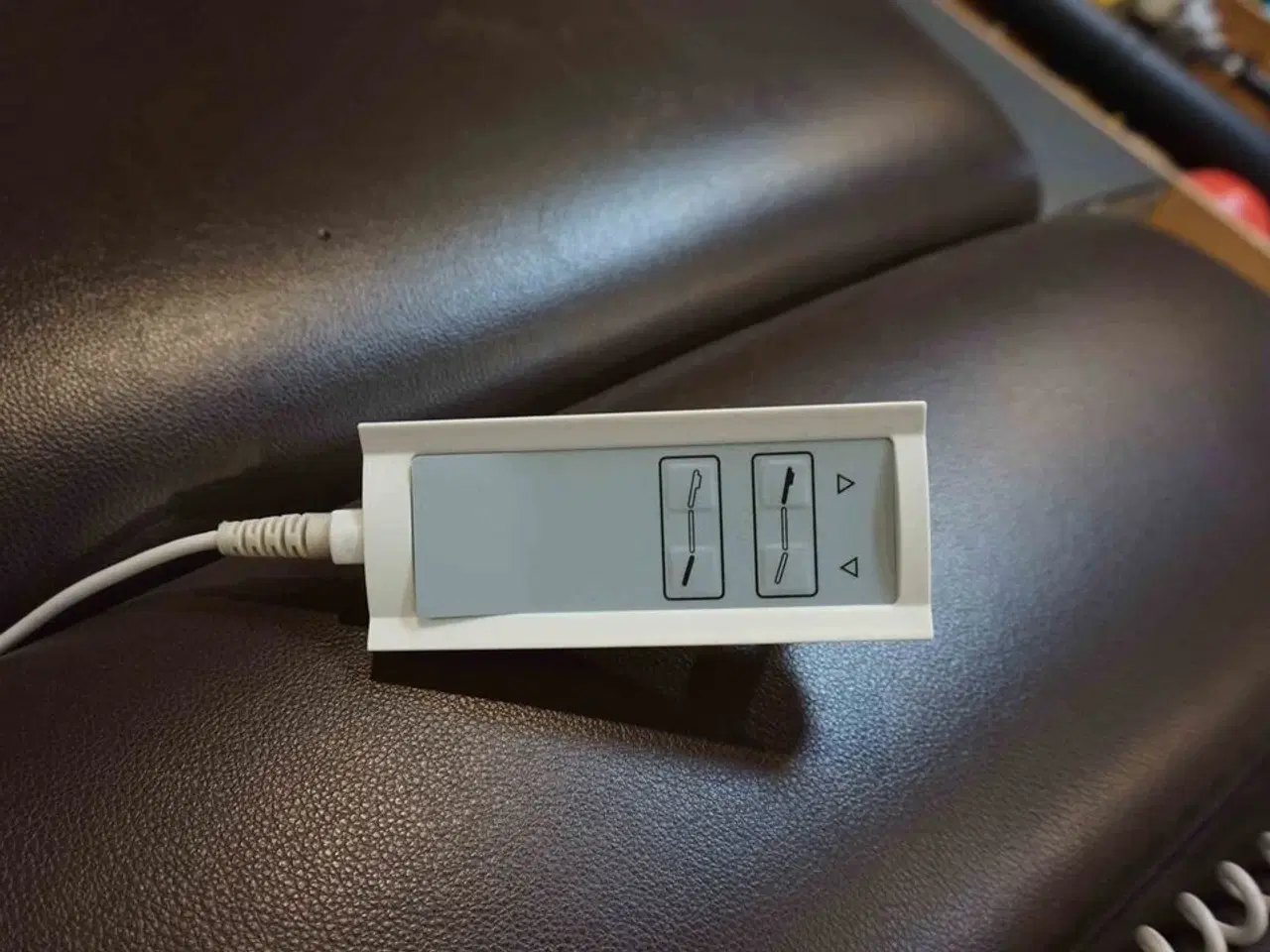 Billede 4 - Massagebriks med el-styring (MOMSFRI)