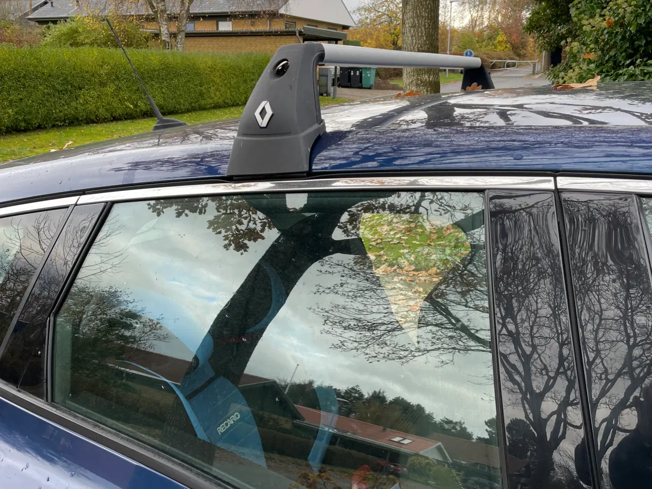 Billede 2 - Tagbøjler og bagagenet