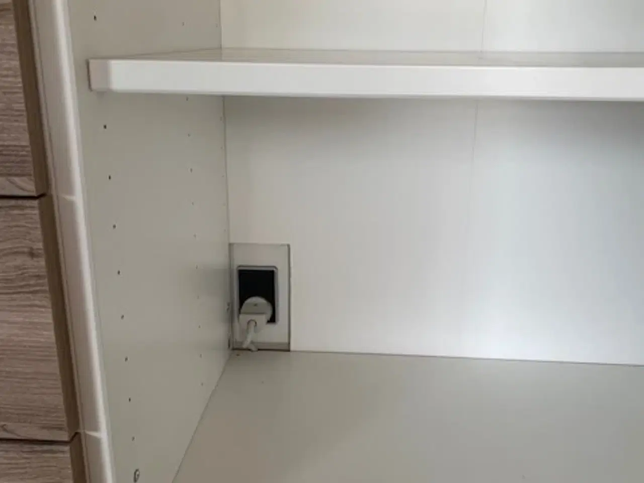 Billede 4 - Vægophængt skænk fra Ikea
