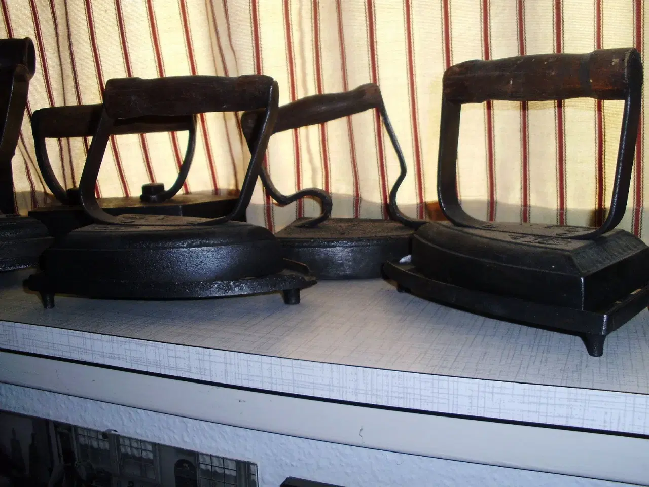 Billede 2 - Gamle strygejern