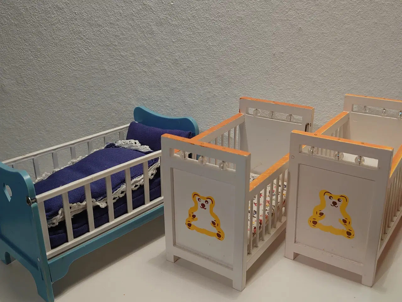 Billede 2 - 20 dele vintage dukkehusmøbler i god stand.