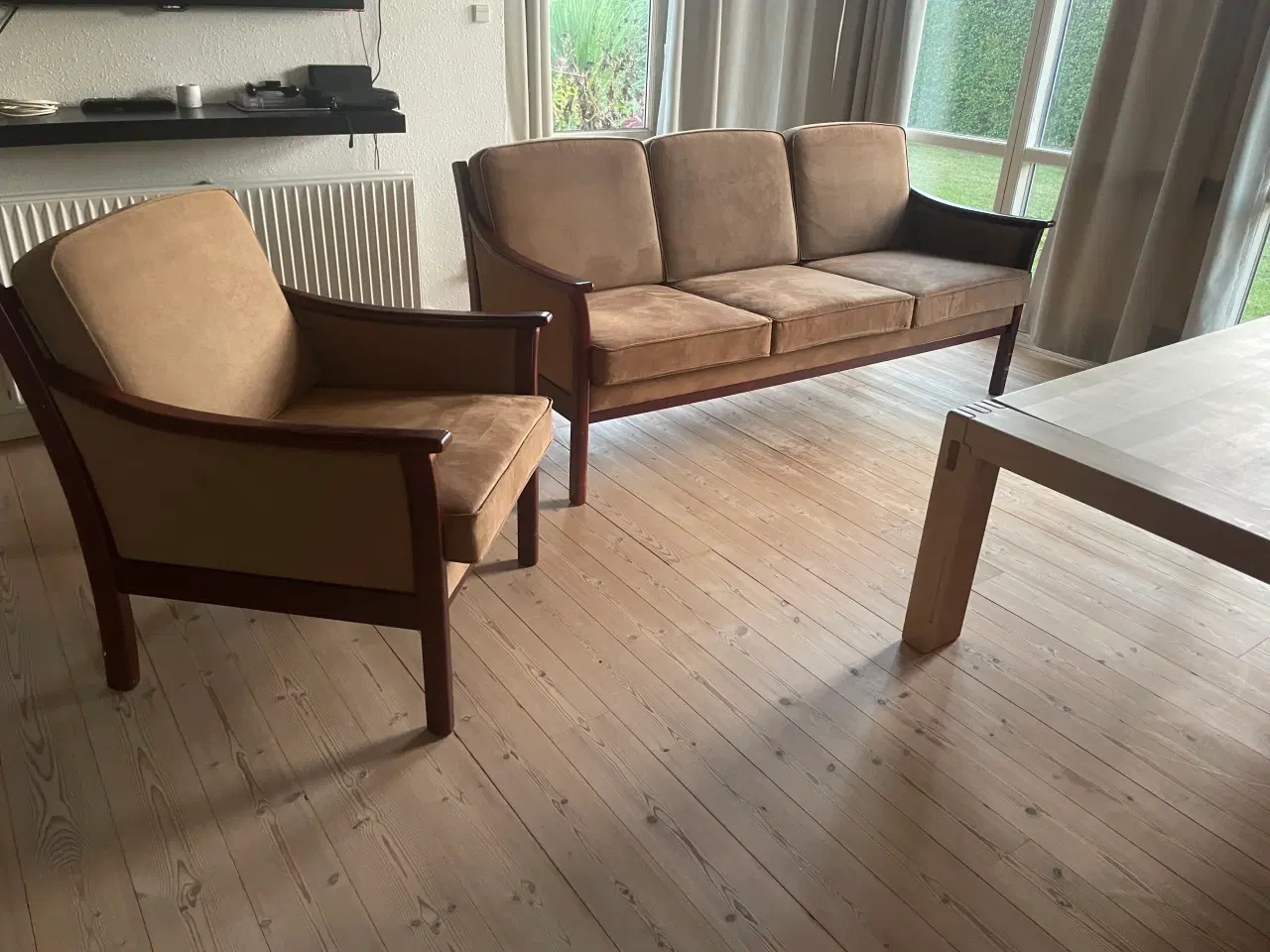 Billede 1 - Sofa og stol