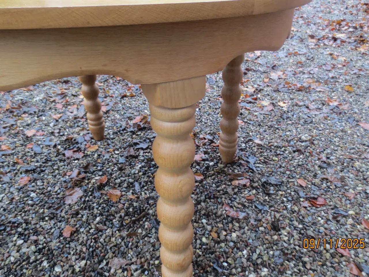 Billede 2 - 1 stk Rundt Rosengaard Egetræs bord Massiv