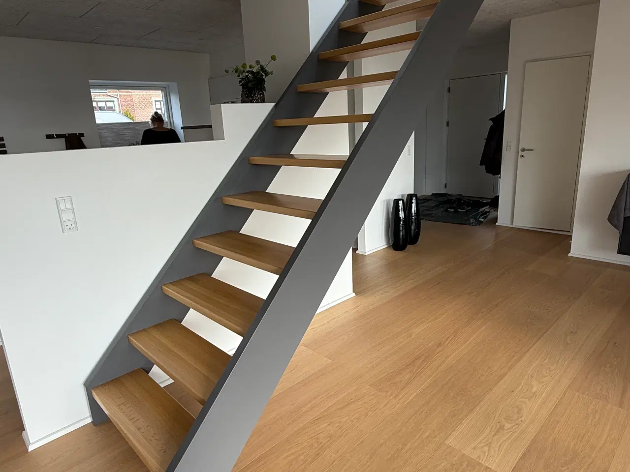 Billede 3 - Trappe med massiv ege trin