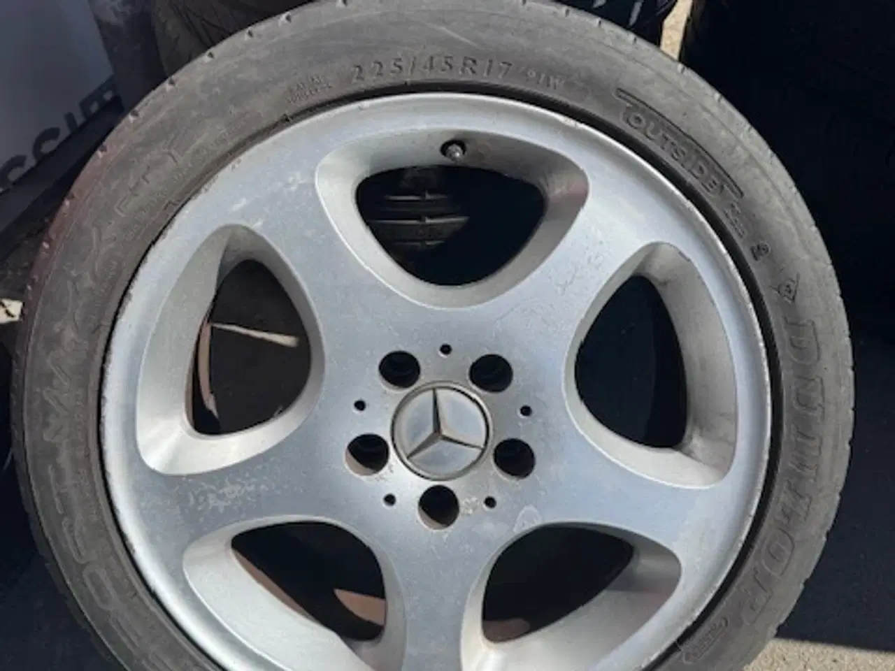 Billede 2 - Mercedes fælge og dæk 