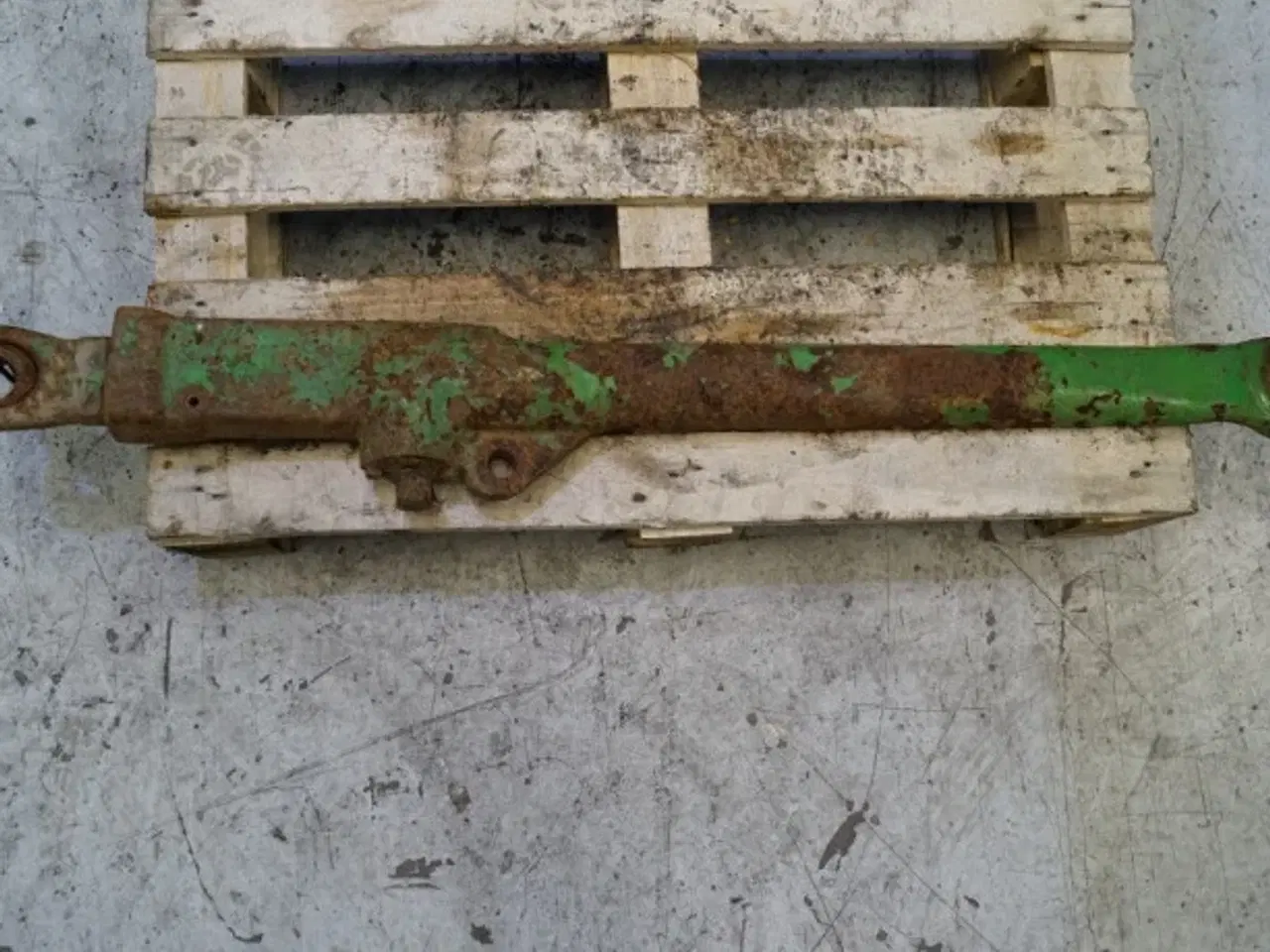 Billede 14 - John Deere 4040 R.H. Liftarm AR80666