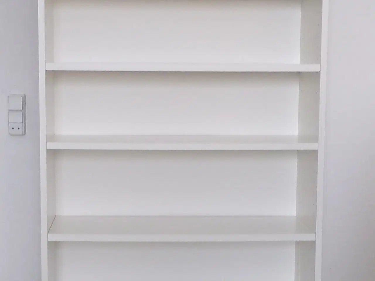 Billede 1 - Hvid Billy reol med 7 hylder fra IKEA