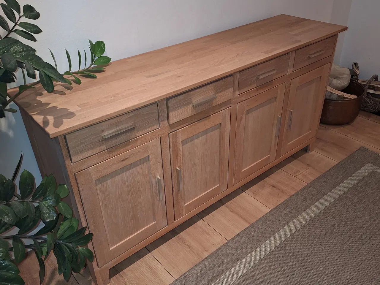 Billede 2 - Spisebord og skænk