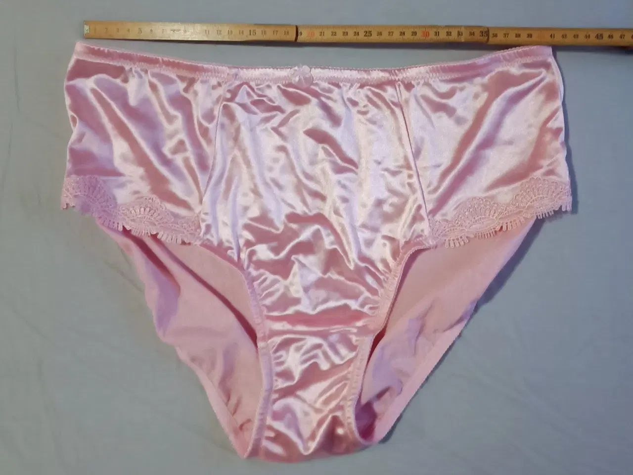 Billede 3 - Lys pink højtaljet trusse