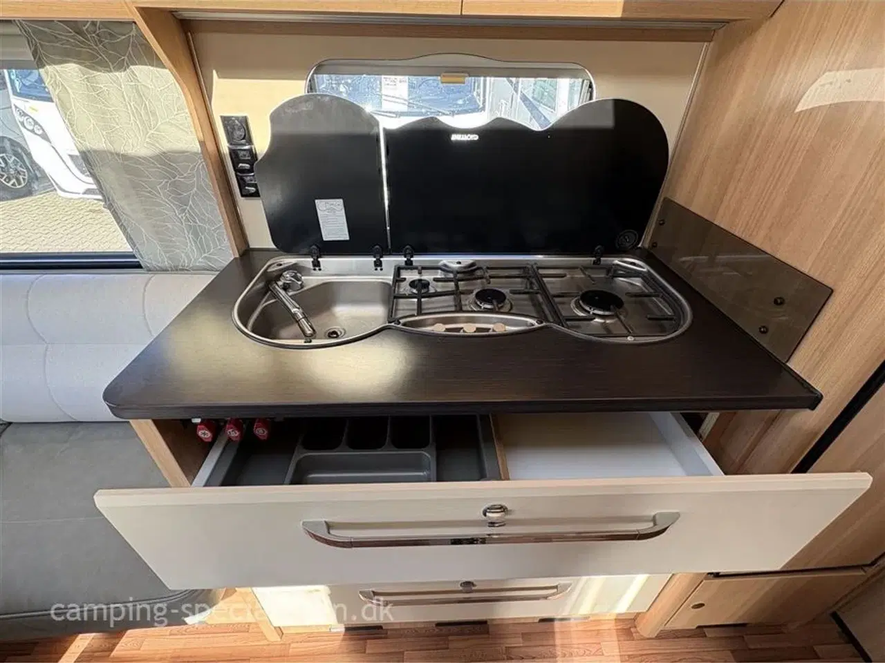 Billede 6 - 2018 - LMC Musica 470 D   LMC Musica 470 D 2018 - Se den nu hos Camping-Specialisten.dk