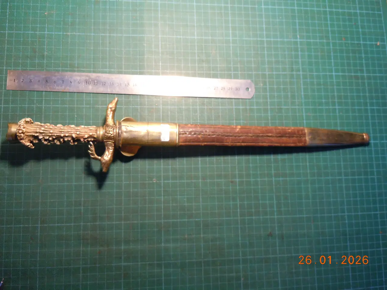 Billede 3 - Hirschfänger med messingbeslag i læderskede.