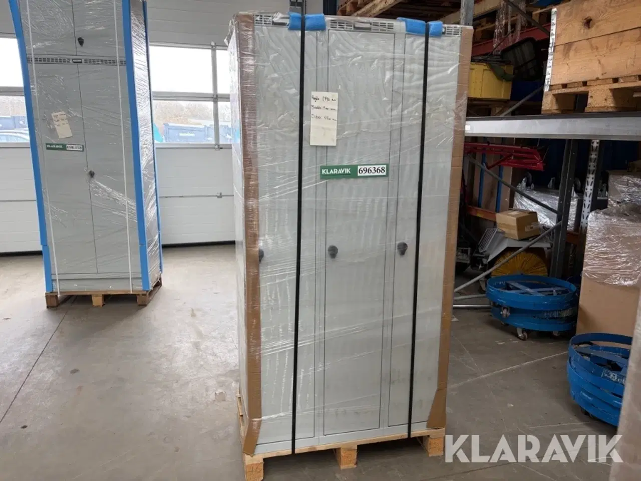 Billede 2 - Værkstedsskabe