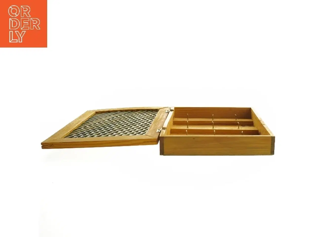 Billede 2 - Træ nøgleskab med gitterlåg (str. 26,5x20x4,5 cm)