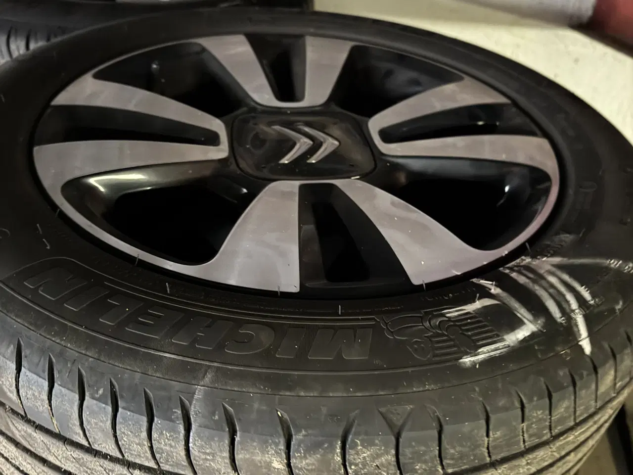 Billede 4 - Sommerdæk på fælge