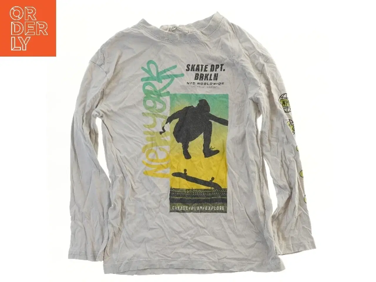 Billede 1 - Langærmet t-shirt med skatermotiv fra H&M (str. 146)