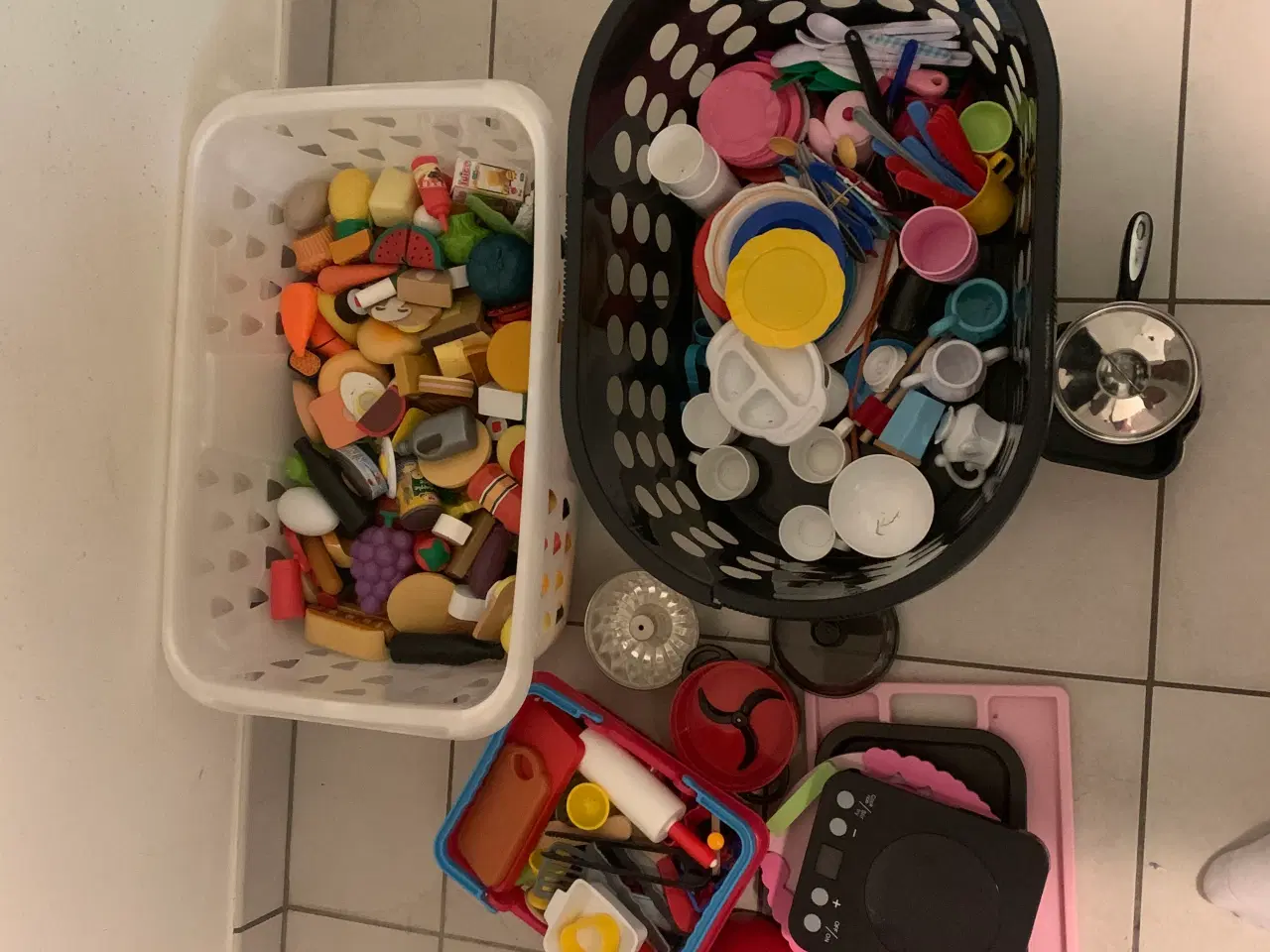 Billede 2 - Ikea legekøkken plus tilbehør. 