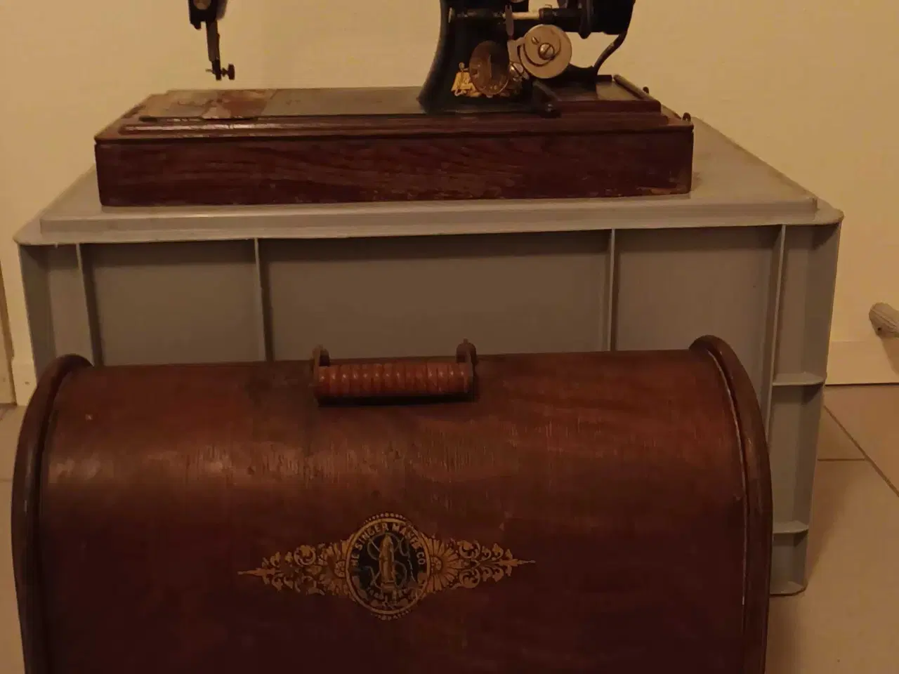Billede 1 - Singer håndsymaskine
