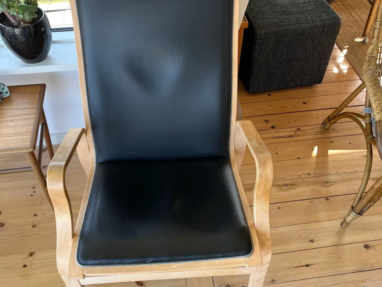 Billede 3 - 2 lænestole og 1 fodskammel