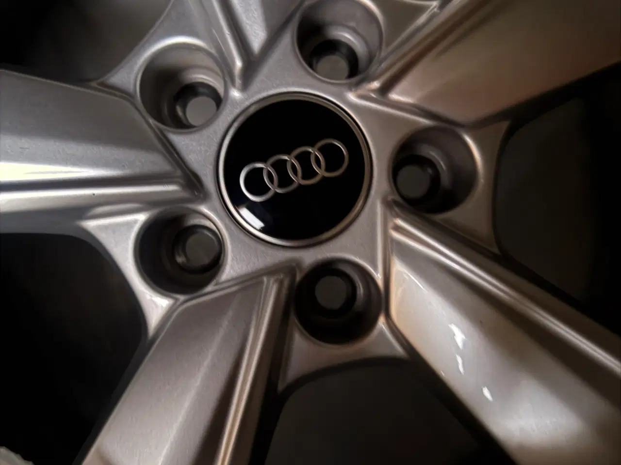 Billede 2 -  Audi 18 tommers fælge, Passer Seat,Skoda,Wmm)