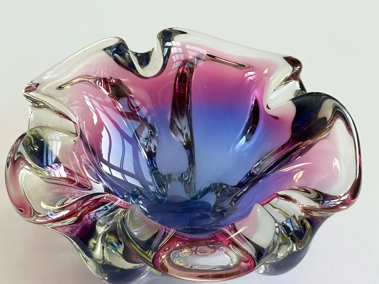 Billede 3 - Tjekkisk flammeskål, lilla