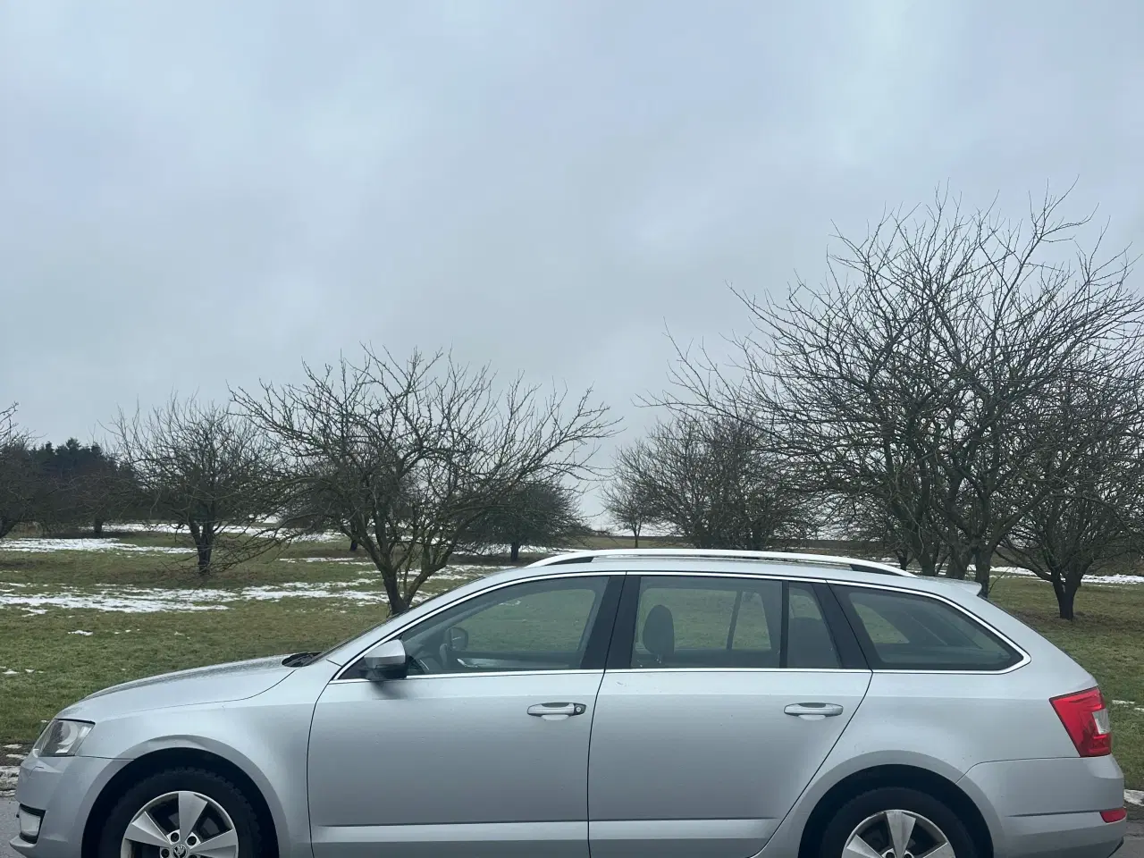 Billede 3 - Fin økomonisk familie bil