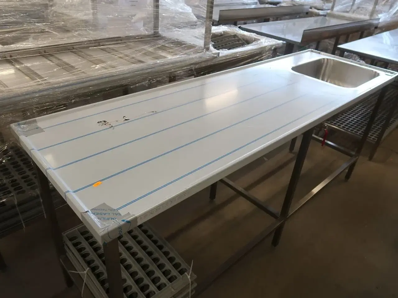 Billede 2 - Rustfri stålbord m. vask 210x65xH90cm