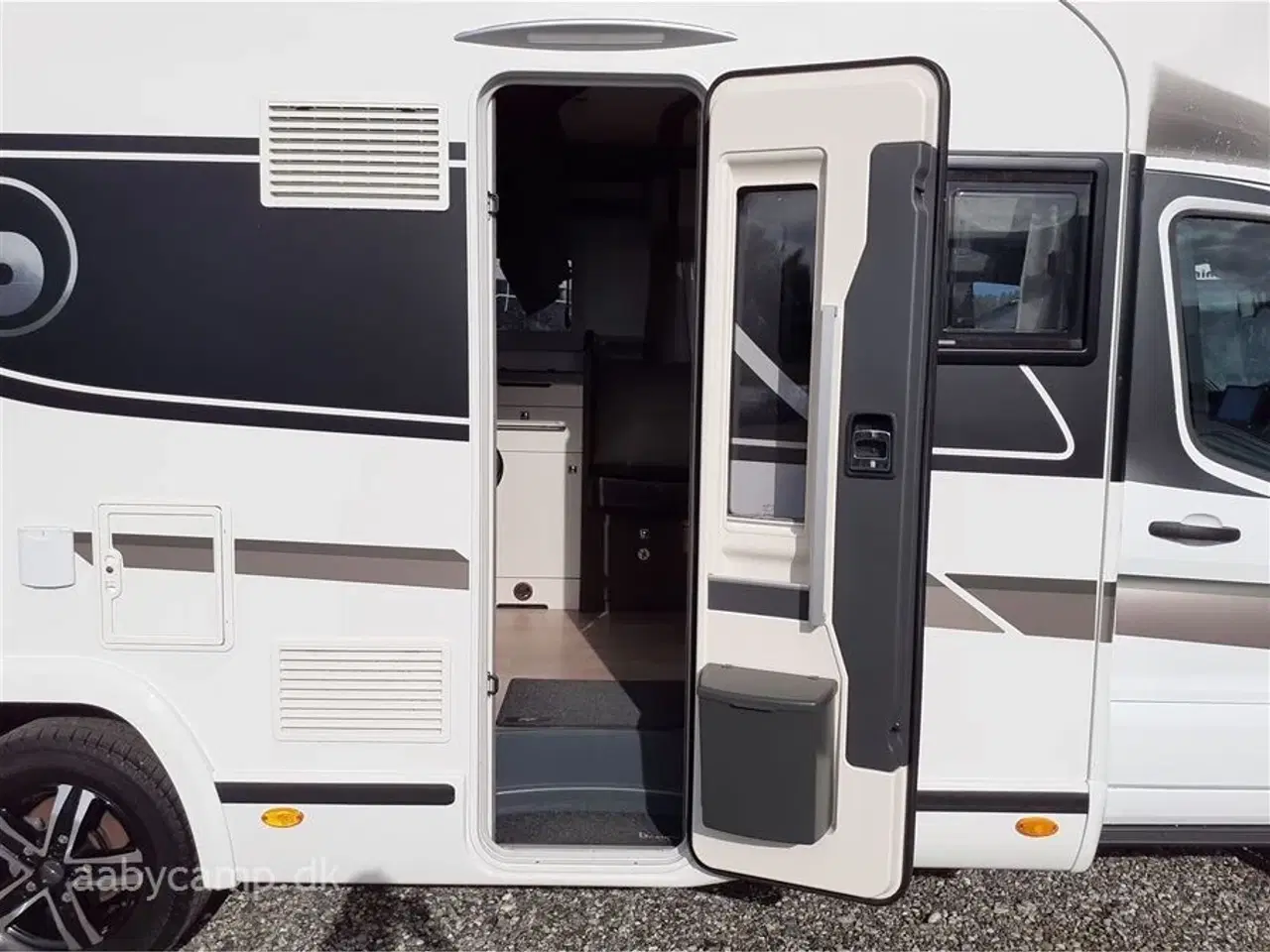 Billede 5 - 2021 - Benimar Tessoro 468   læder indtræk. Aircondition. solceller. alufælge.