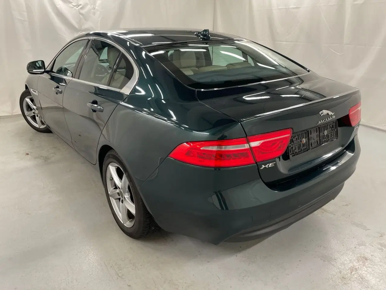 Billede 4 - Jaguar XE Prestige 2,0i benzin