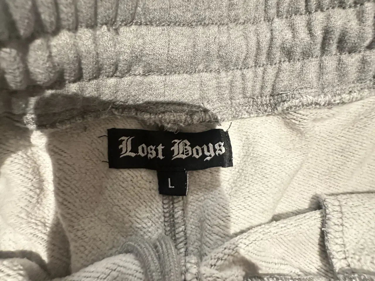Billede 4 - Lost boys shorts str L 