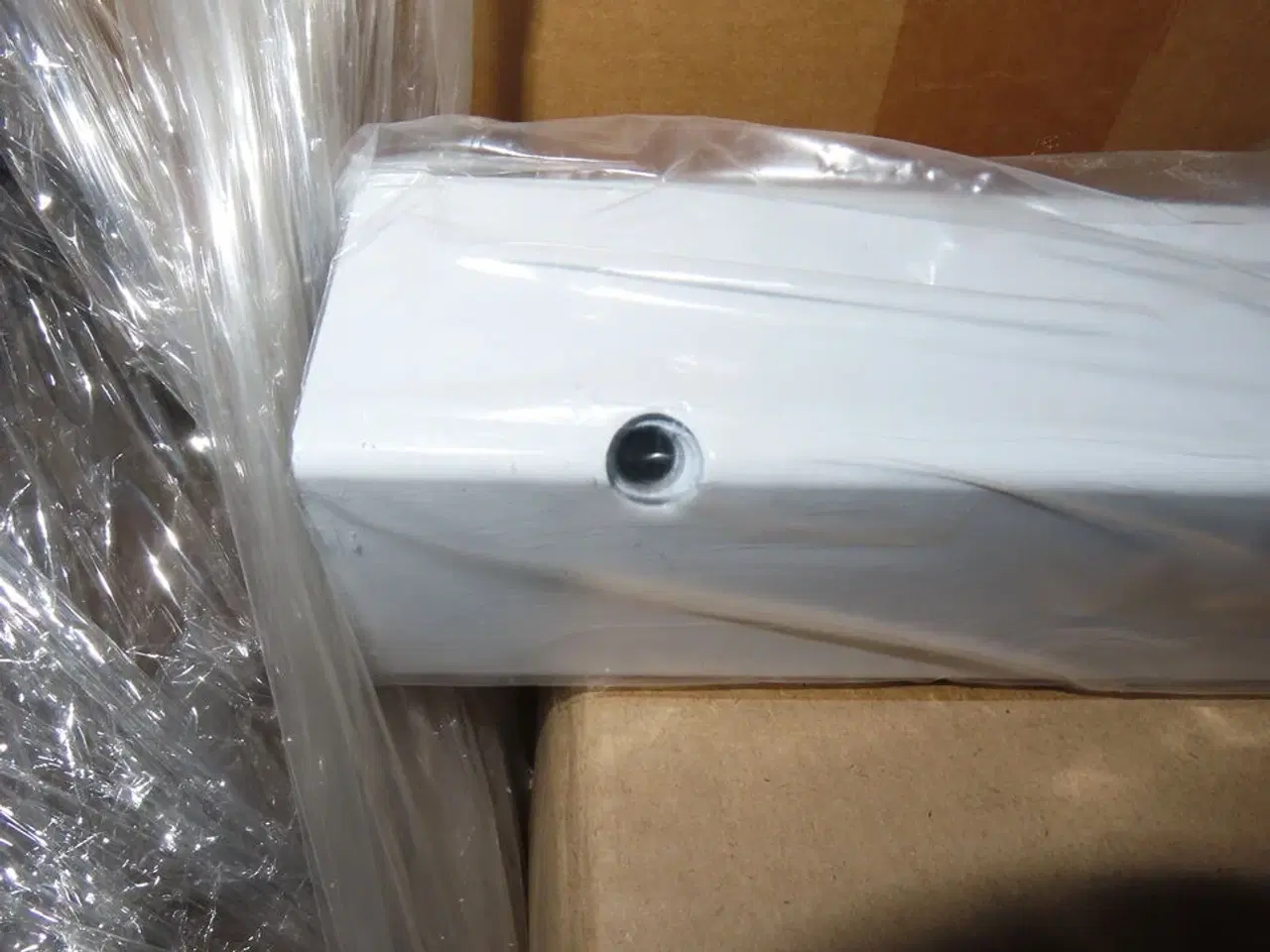 Billede 9 - Palle med hvidlakerede bordben og sokkelben