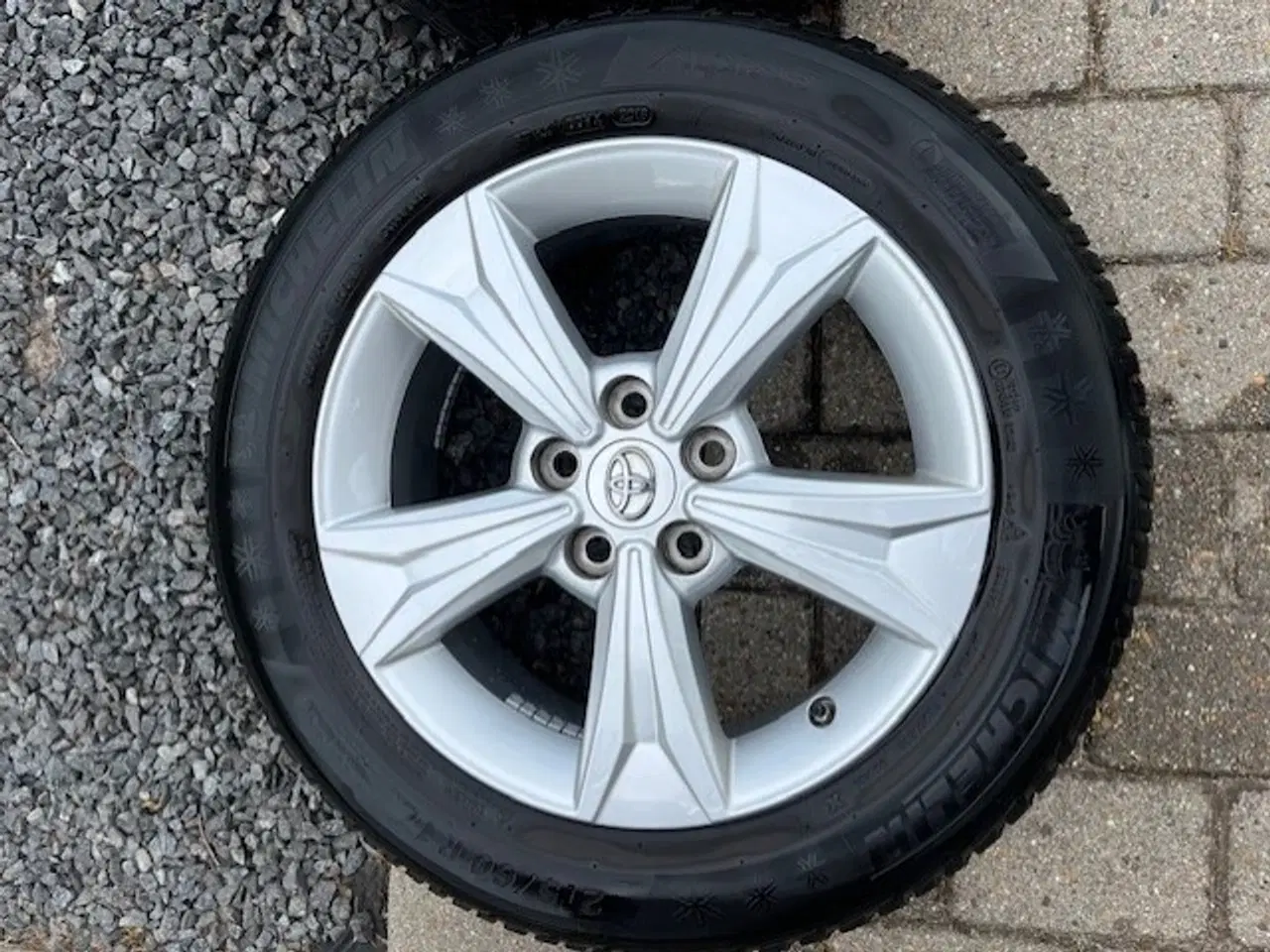 Billede 1 -  Originale Toyota H-CR Alufælge med Michelin Alpin