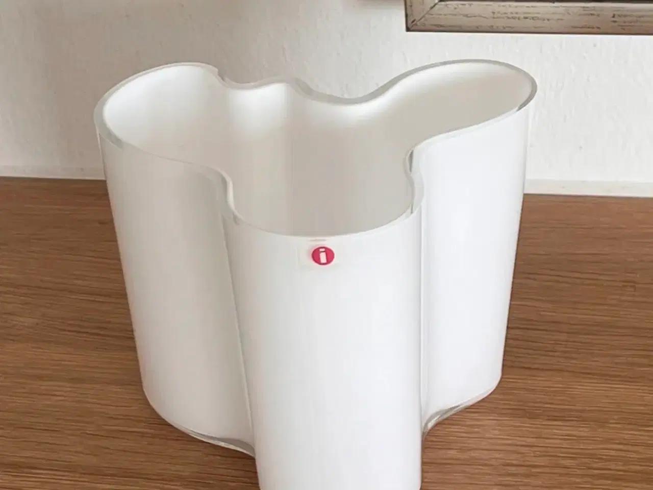 Billede 3 - Alvar Alto vase hvid. 12 cm.