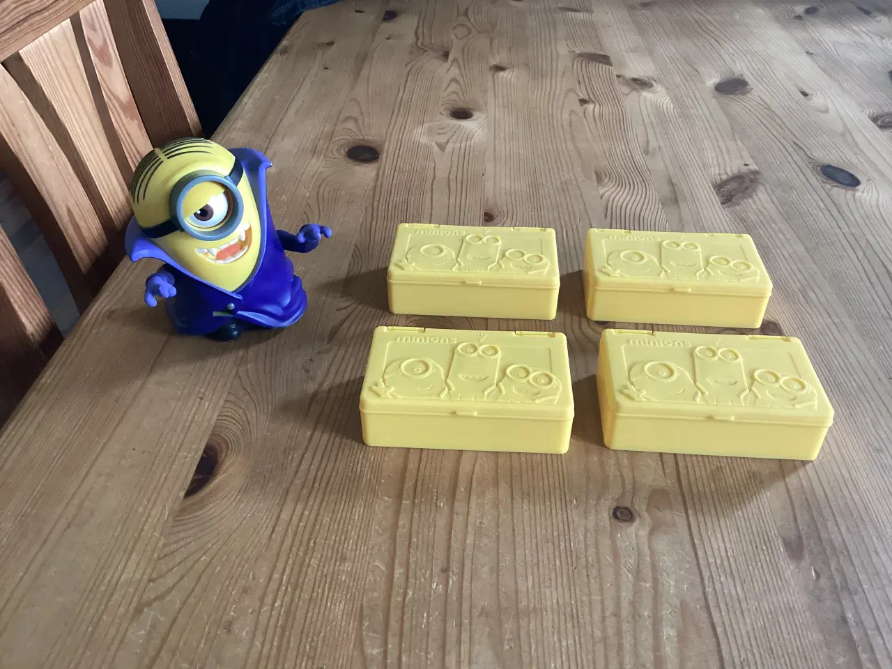 Billede 10 - Minions. Bamser, Figurer, Dvd,Bog Osv