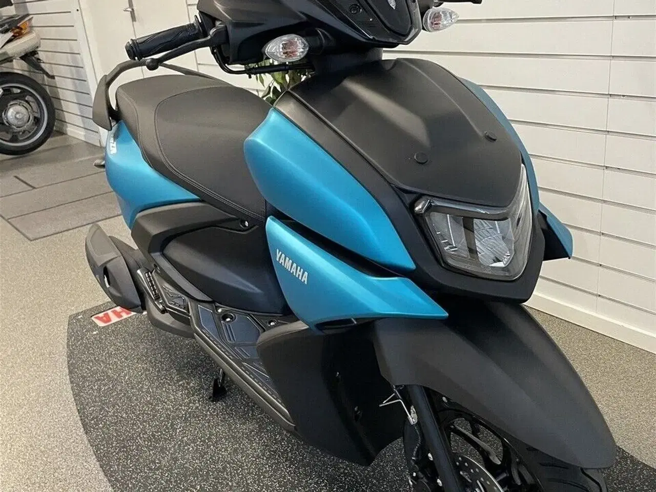 Billede 2 - Yamaha RayZR 125 - Matt Cyan