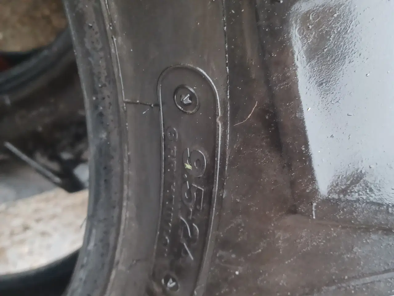 Billede 5 - Dæk 9,5-24 som nye