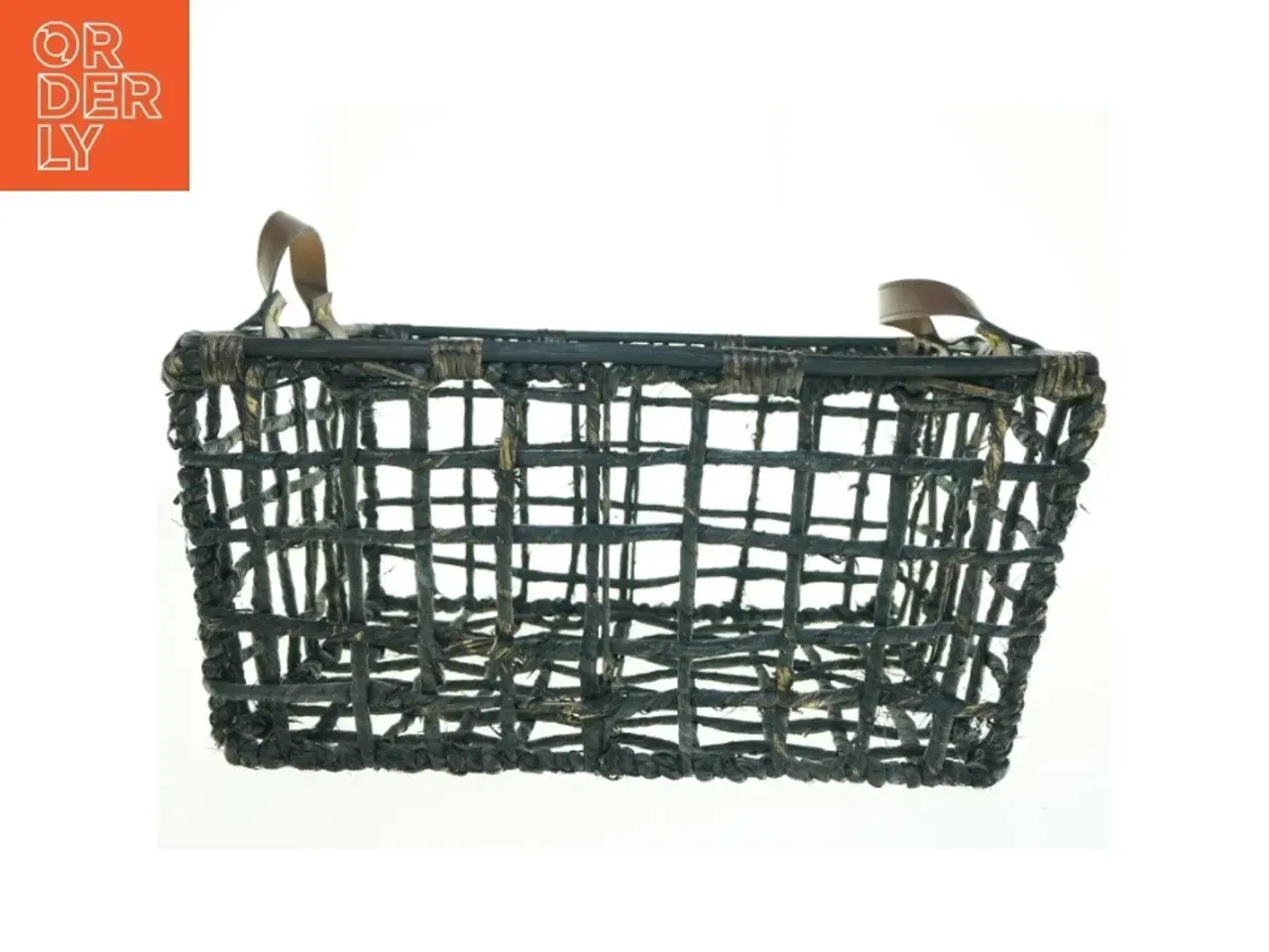 Billede 1 - Fletkurv med læderstropper (str. 46 x 37 x, 23 cm)