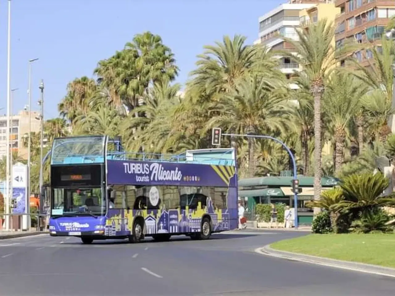 Billede 3 - Feriehus Gran Alacant Alicante 
Til 6 Personer.
Tre soveværelser.
To badeværelser.
Ledigt fra 01-05 til 23-5-2024
Ledigt fra 28-06 til 08-07-2024
Ledigt uge 38-39.
Se Monasferiehuse.dk
11 km fra Alicante Lufthavn.