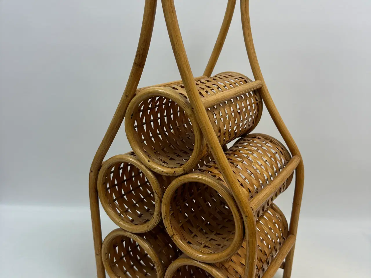 Billede 9 - Retro vinreol / flaskeholder i bambus og flet