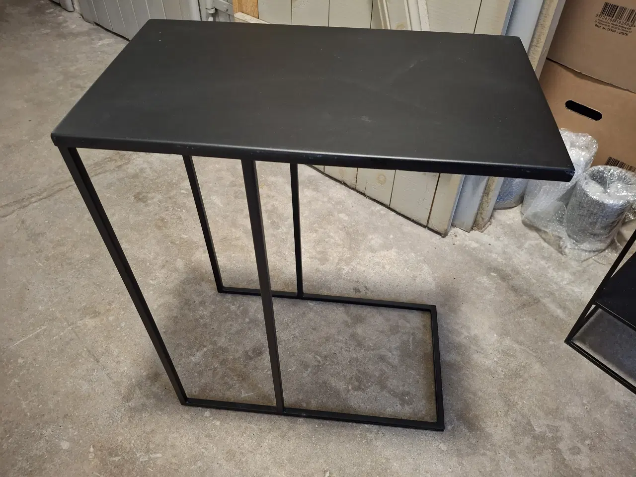 Billede 2 - Sidebord/afsætningsbord/C-bord i sortlakeret stål