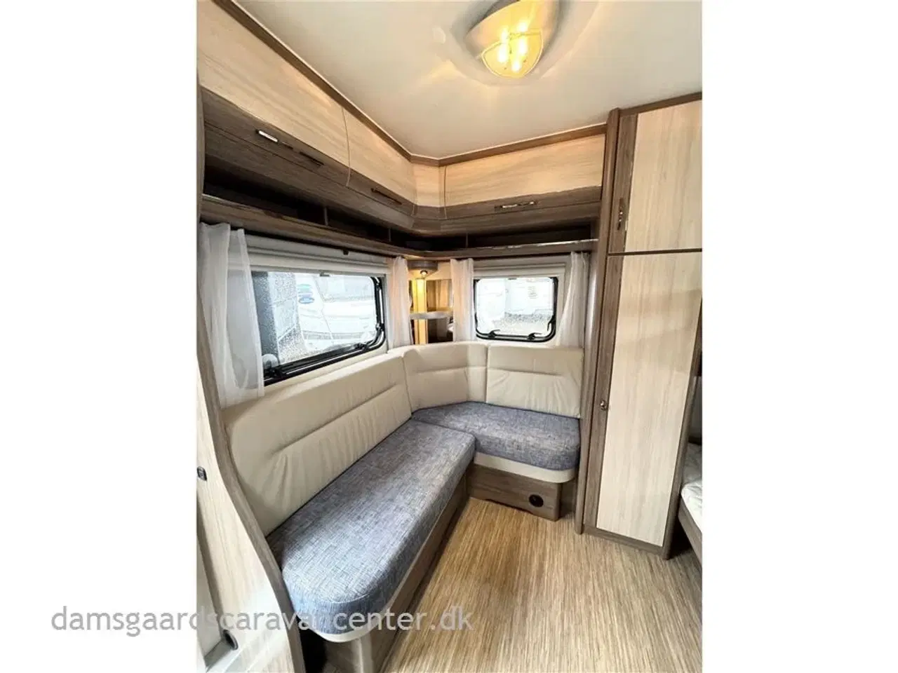 Billede 16 - 2015 - Hobby De Luxe 650 KMFe   Dobbeltseng-Køjer-Telt