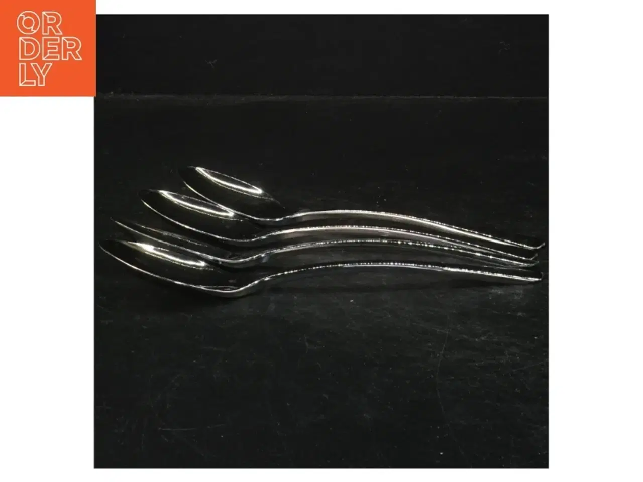 Billede 2 - 4 Sølvfarvede plastikskeer (str. 4 styk. 19 cm)