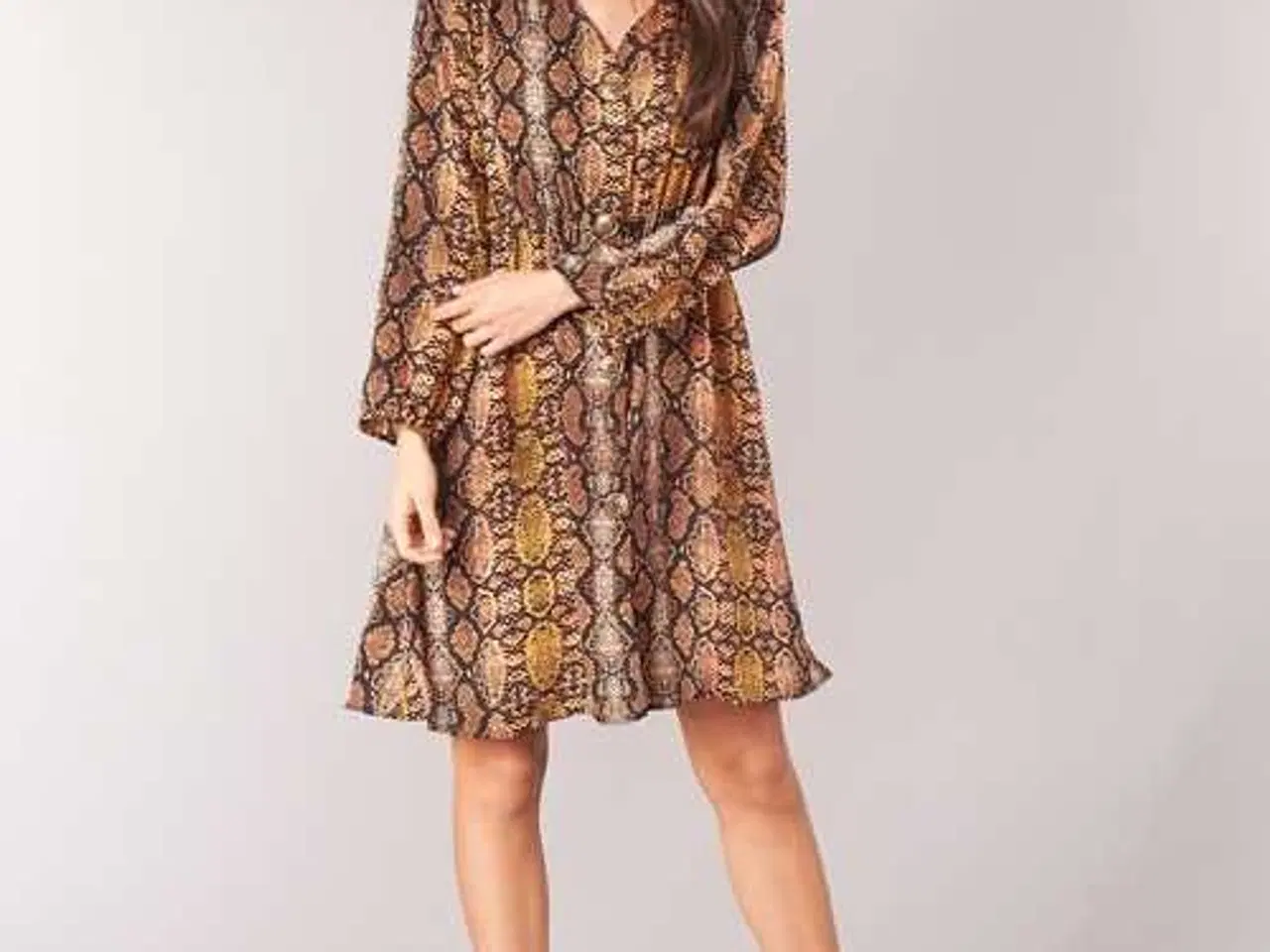 Billede 5 - FLOT KJOLE MED MØSTER 