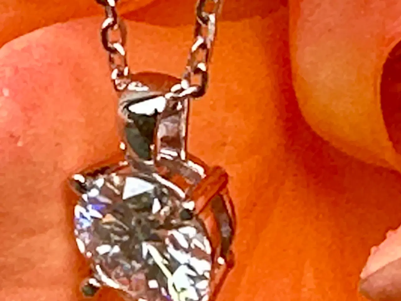 Billede 8 - Ubrugt sæt - halskæde og vedhæng af moissanite.