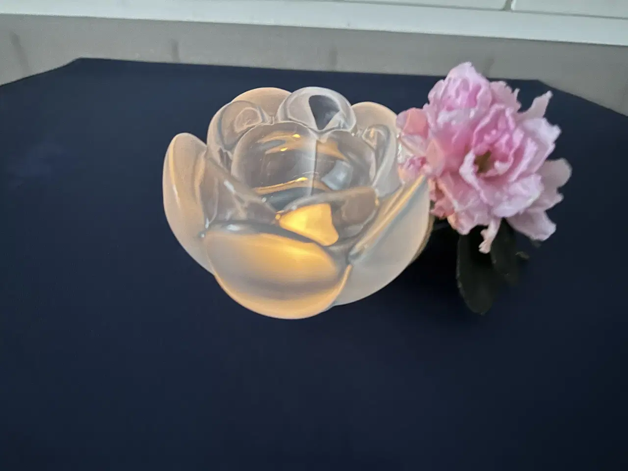 Billede 2 - Unik Lotus lysestage fra Holmegaard matteret