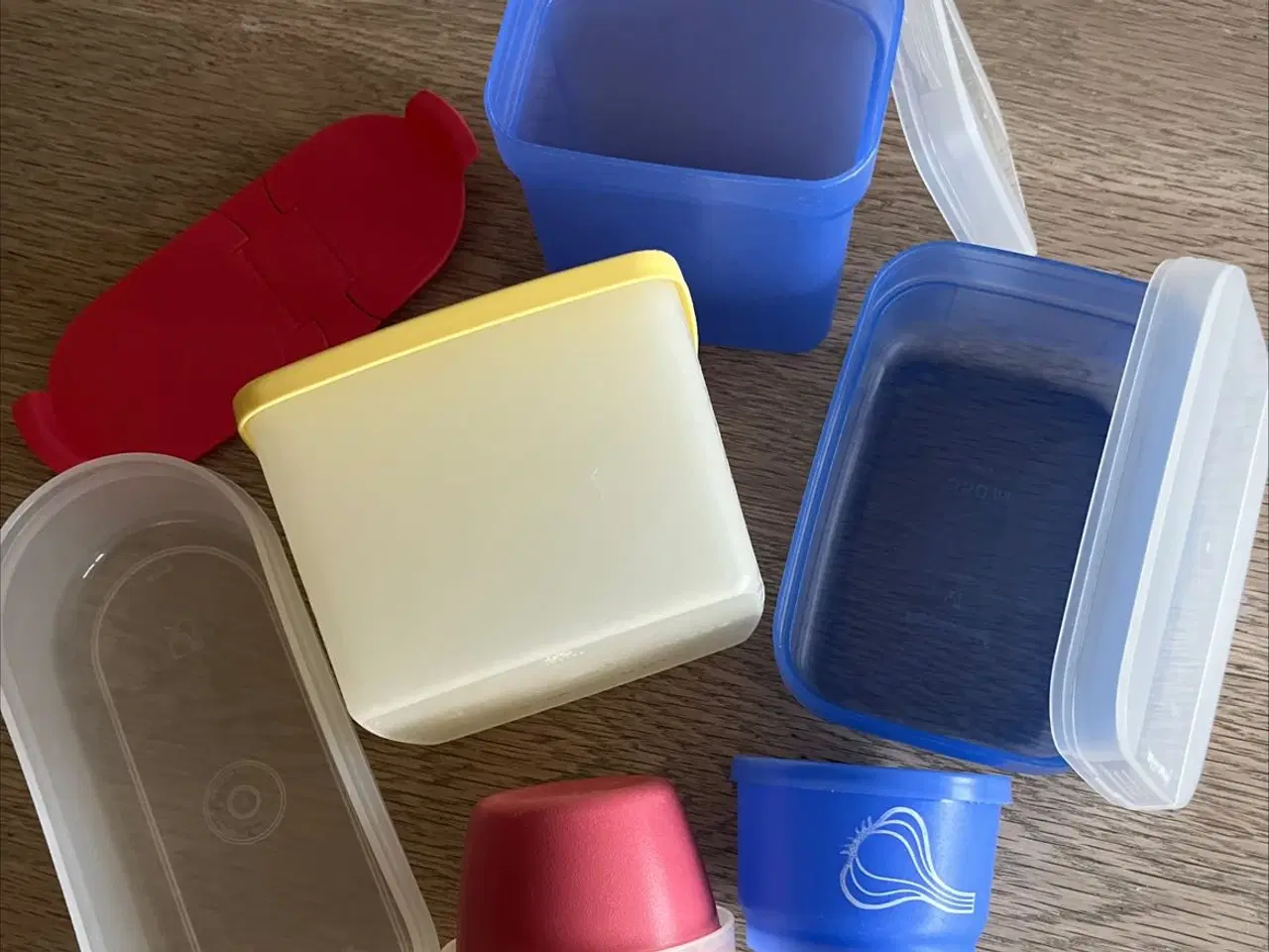 Billede 1 - Diverse Tupperware bøtter mm.
