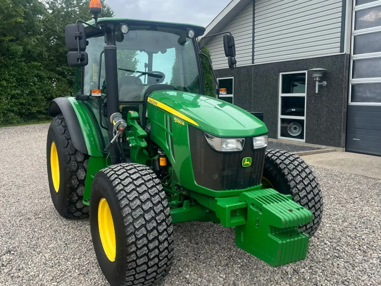 Billede 17 - John Deere 5090 M Med græsdæk