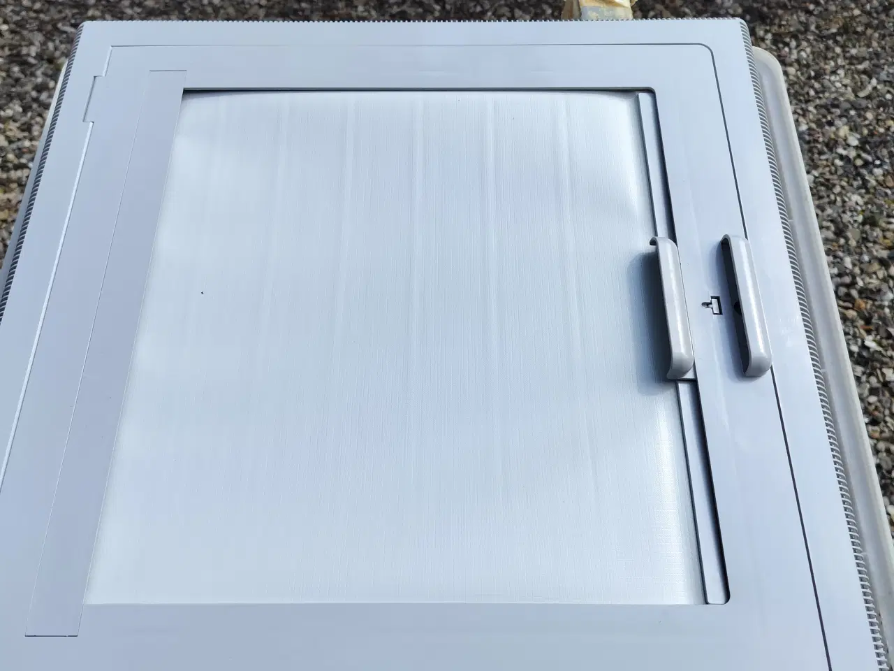 Billede 5 - Tagluge 40 x 40 cm til campingvognen eller autocam