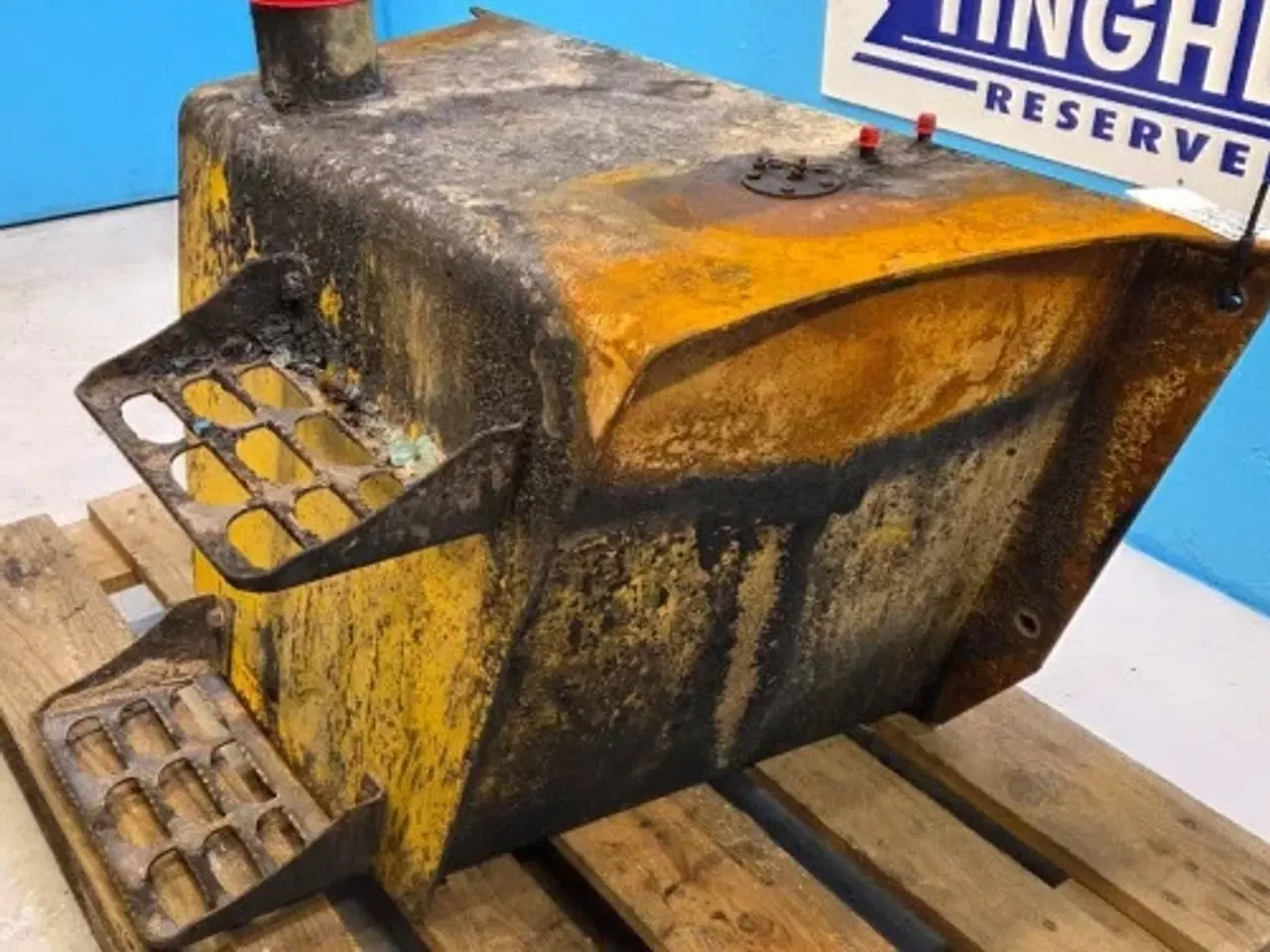 Billede 6 - New Holland LB115B Dieseltank 84262236