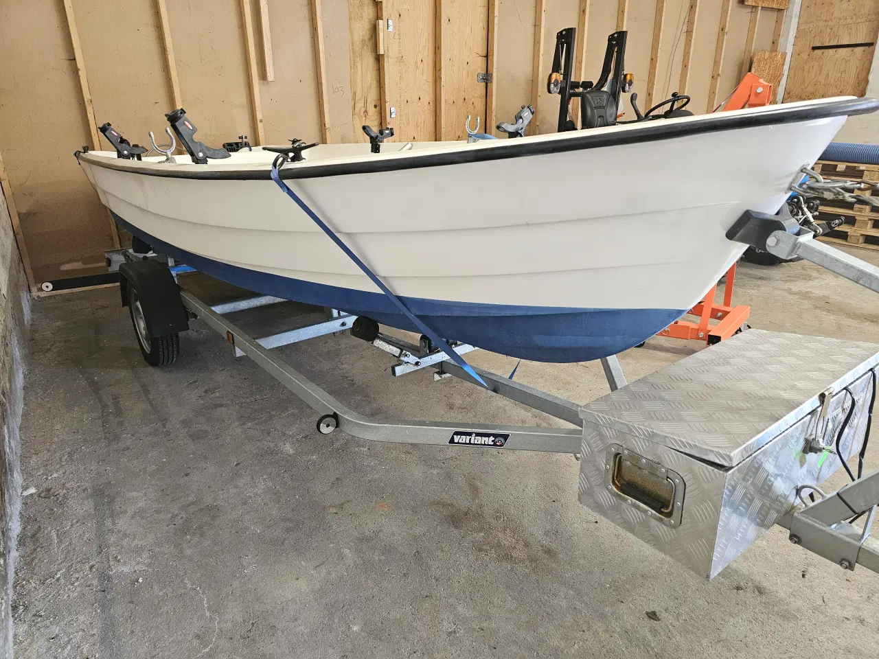 Billede 1 - Jolle med trailer og motor